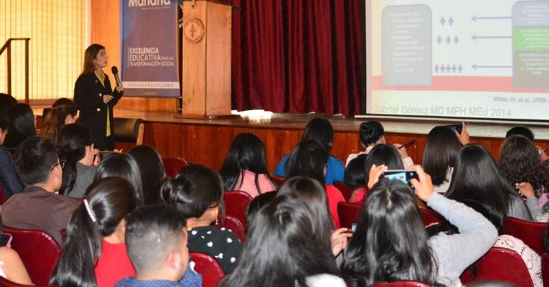 COMPARTIR DE CONOCIMIENTOS EN JORNADA DE ACTUALIZACIÓN DE NUTRICIÓN Y DIETÉTICA