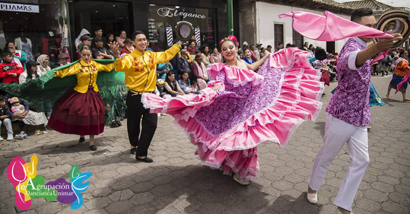 AGRUPACIÓN DANCÍSTICA EN II FESTIVAL INTERNACIONAL DE DANZAS – AMBATO – ECUADOR