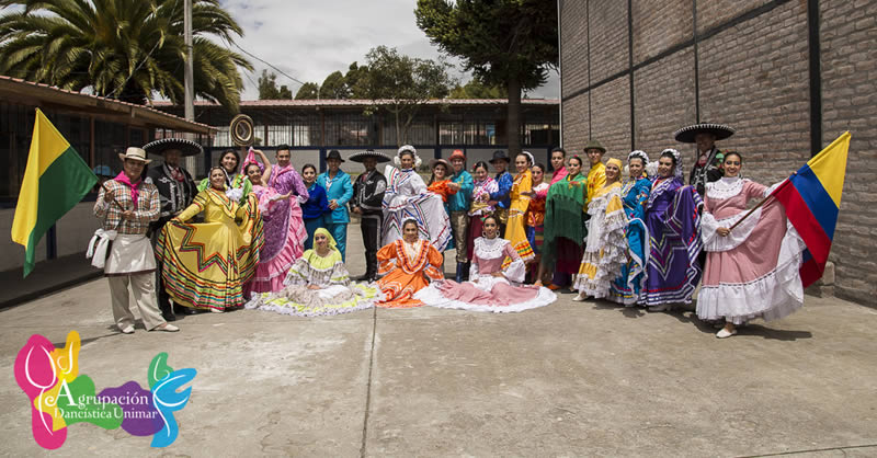 AGRUPACIÓN DANCISTÍCA EN II FESTIVAL INTERNACIONAL DE DANZAS – AMBATO – ECUADOR