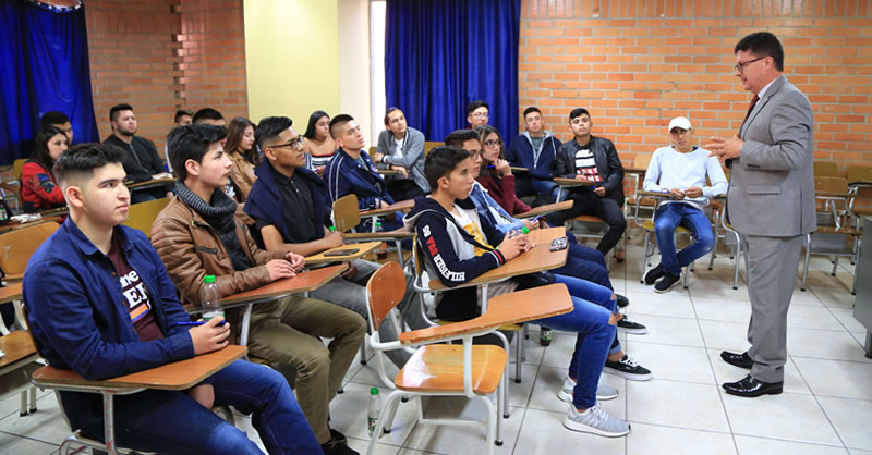 LA ACREDITACIÓN INSTITUCIONAL, UN COMPROMISO DE TODOS