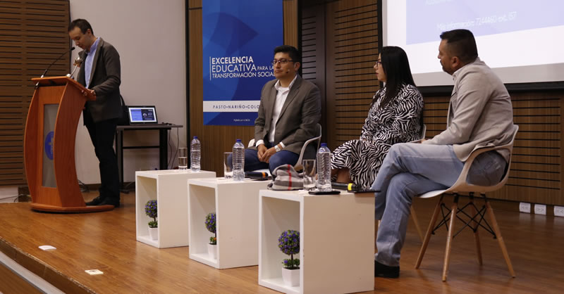 EGRESADOS DE COMUNICACIÓN SOCIAL LIDERARON CONVERSATORIO DE PERIODISMO REGIONAL