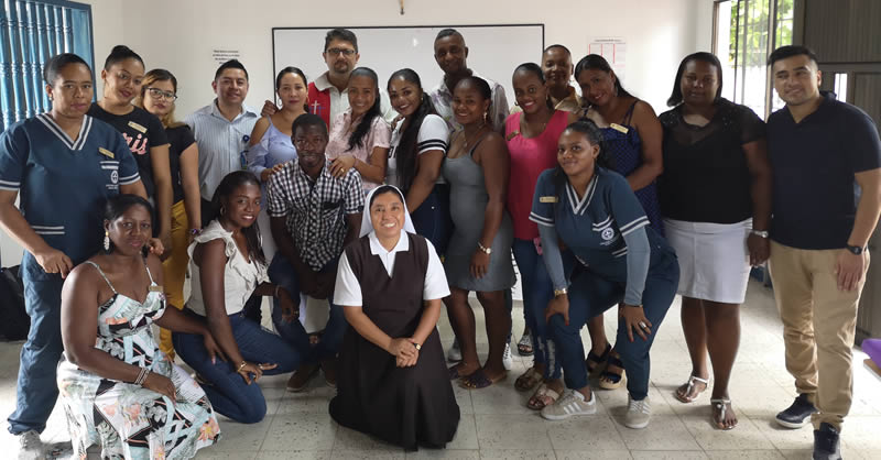 ENTREGA DE INSIGNIAS A ESTUDIANTES DE LICENCIATURA EN BÁSICA PRIMARIA, CENTROS DE APOYO TUTORIAL (CAT) TUMACO Y PITALITO