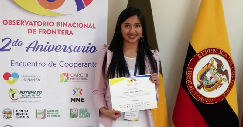 EXALTAN A ESTUDIANTES DE ADMINISTRACION DE NEGOCIOS INTERNACIONALES EN ECUADOR