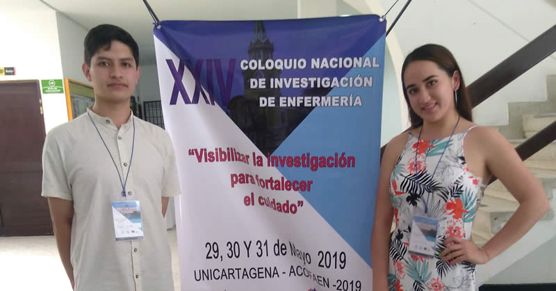 ESTUDIANTES DE ENFERMERÍA EN COLOQUIO NACIONAL DE INVESTIGACIÓN