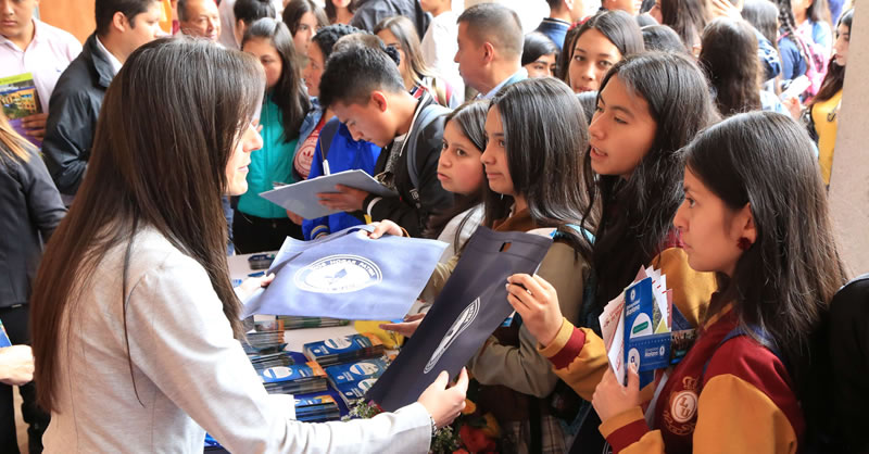 UNIVERSIDAD MARIANA PRESENTE EN FERIA DE UNIVERSIDADES