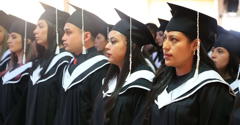 GRADUACIÓN DE 34 TÉCNICOS LABORALES EN AUXILIAR DE ENFERMERÍA