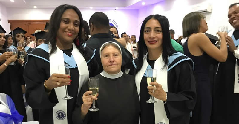 SEGUNDA PROMOCIÓN DE LICENCIATURA EN EDUCACIÓN PREESCOLAR VALLEDUPAR - CESAR