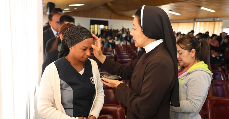 CON FE, COMUNIDAD UNIVERSITARIA PARTICIPÓ DE LA EUCARISTÍA DEL MIÉRCOLES DE CENIZA