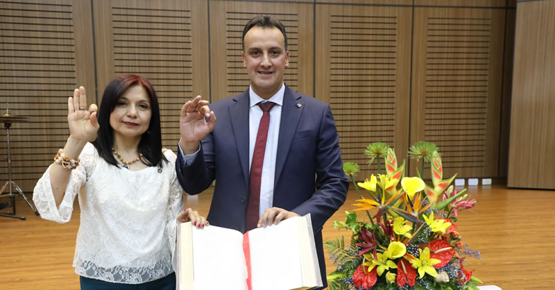 SE POSESIONAN LOS DECANOS DE CIENCIAS DE SALUD Y CIENCIAS CONTABLES