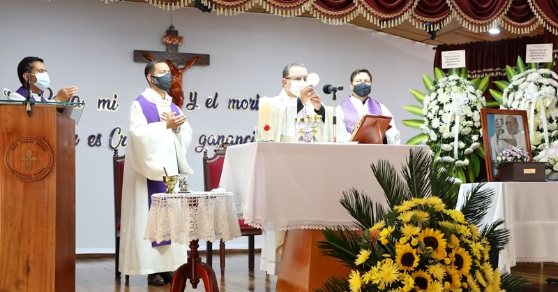 Comunidad Universitaria da el último adiós al Director de la Pastoral Universitaria