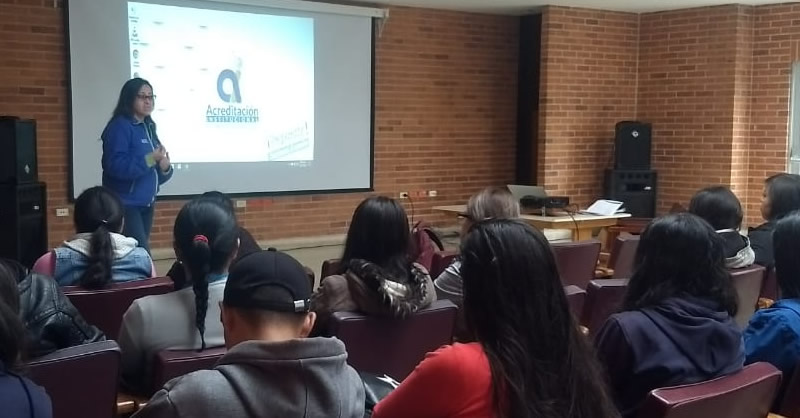 SIEMBRATÓN EN EL CAMPUS ALVERNIA