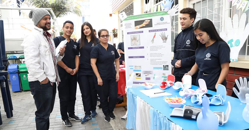 ESTUDIANTES DE T. OCUPACIONAL EN CURSO DE TECNOLOGÍA EN REHABILITACIÓN