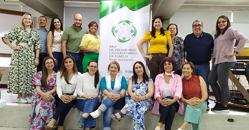 ESPECIALIZACIÓN EN FAMILIA PRESENTE EN EL XV SEMINARIO NACIONAL Y VIII SEMINARIO INTERNACIONAL DE LA RED DE PROGRAMAS UNIVERSITARIOS