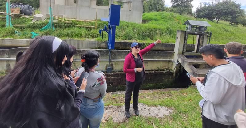 ESTUDIANTES DE INGENIERÍA AMBIENTAL VISITARON PLANTA DE TRATAMIENTO DE AGUA POTABLE CENTENARIO