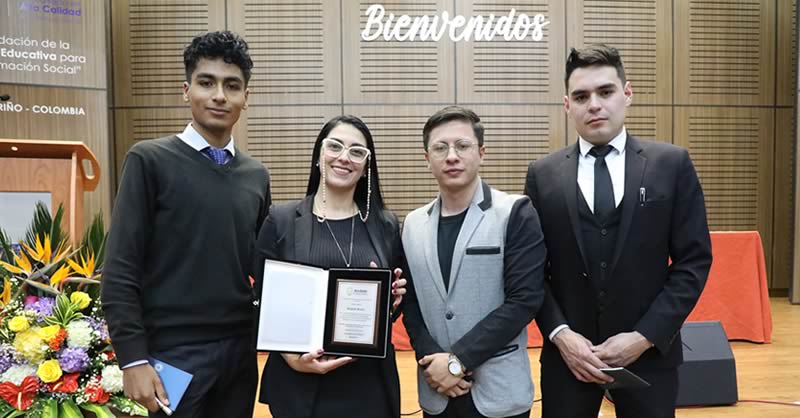 ESTUDIANTES Y EGRESADOS DE DERECHO RECIBIERON RECONOCIMIENTOS NACIONALES E INTERNACIONALES