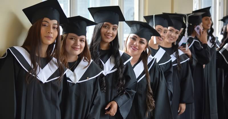 FELICITAMOS A LOS NUEVOS GRADUADOS DE LA UNIVERSIDAD MARIANA