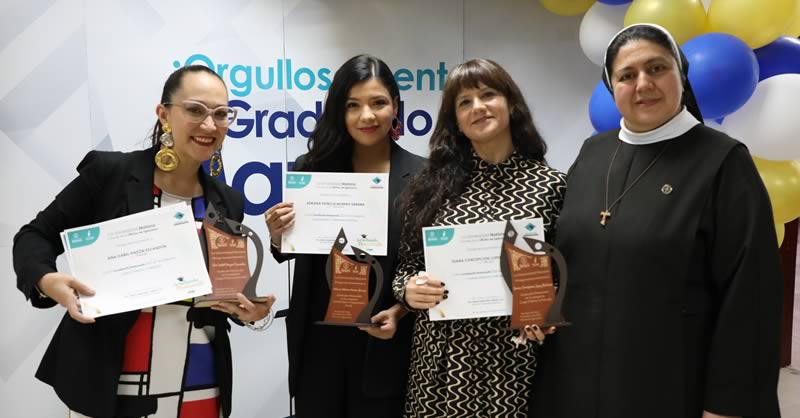 RECONOCEN A GRADUADOS DESTACADOS 2023