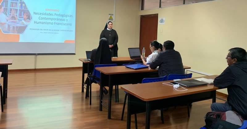 ASÍ SE DESARROLLÓ EL SEMINARIO “NECESIDADES PEDAGÓGICAS CONTEMPORÁNEAS Y HUMANISMO FRANCISCANO”