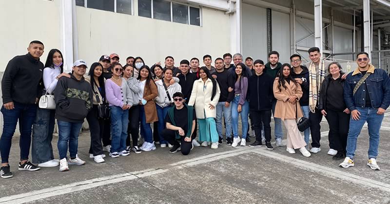 CONTACTO DIRECTO CON EL COMERCIO EXTERIOR: ESTUDIANTES DE NEGOCIOS INTERNACIONALES VISITAN LA DIAN Y ZONA FRANCA