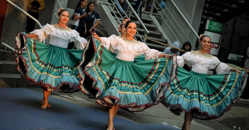 EN LA UNIVERSIDAD MARIANA SE CONMEMORÓ EL DÍA INTERNACIONAL DE LA DANZA