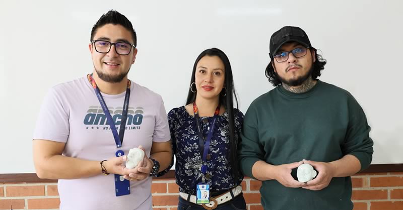 ESTUDIANTES DE LA LICENCIATURA EN EDUCACIÓN INFANTIL PARTICIPAN EN CURSO DE EXPRESIÓN PLÁSTICA