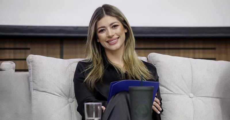 “EMPRENDIENDO CON PASIÓN: LA HISTORIA DETRÁS DE 1537” INSPIRA A ESTUDIANTES DE MERCADEO Y ADMINISTRACIÓN DE NEGOCIOS INTERNACIONALES