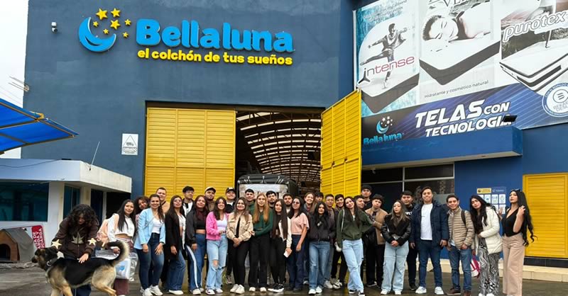 ESTUDIANTES DE ADMINISTRACIÓN DE NEGOCIOS INTERNACIONALES FORTALECEN SU FORMACIÓN CON VISITA ACADÉMICA A LA EMPRESA BELLA LUNA