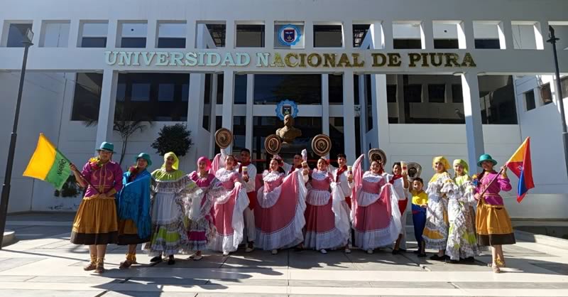 AGRUPACIÓN DANCÍSTICA DE LA UNIVERSIDAD MARIANA REPRESENTÓ A COLOMBIA EN EL I FESTIVAL INTERNACIONAL DE FOLCLORE DE LA HUACA – PERÚ