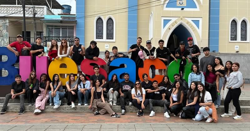 APRENDIZAJE EN TERRENO: ESTUDIANTES DE LA UNIVERSIDAD MARIANA EXPLORAN LA CADENA DE VALOR DE LA INDUSTRIA TEXTIL EN BUESACO