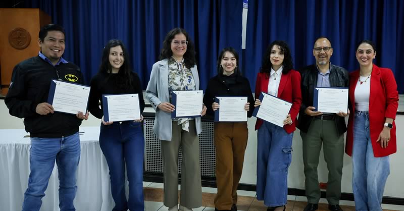 UNIVERSIDAD MARIANA CERTIFICÓ A GRADUADOS EN TALLER DE BARNIZ DE PASTO