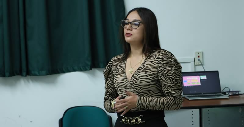 DOCTORANDA PRESENTÓ PROYECTO DE INVESTIGACIÓN PARA OPTAR A LA CANDIDATURA A DOCTORA EN PEDAGOGÍA