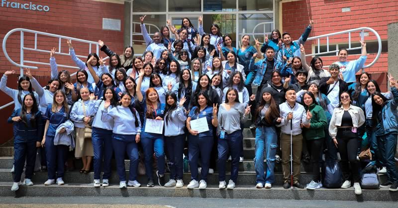 FACULTAD DE EDUCACIÓN CONMEMORÓ EL DÍA DEL MAESTRO CON RECONOCIMIENTOS Y EXALTACIONES