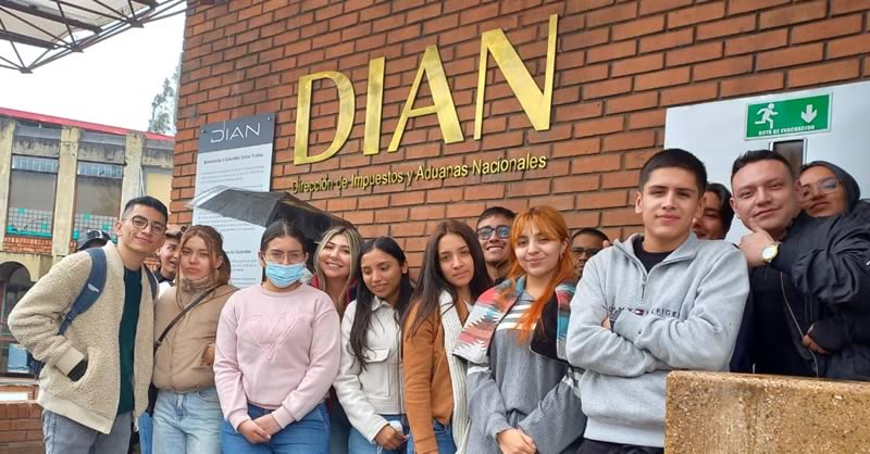 EXPERIENCIA BINACIONAL FORTALECE LA FORMACIÓN LOGÍSTICA Y ADUANERA EN LA UNIVERSIDAD MARIANA