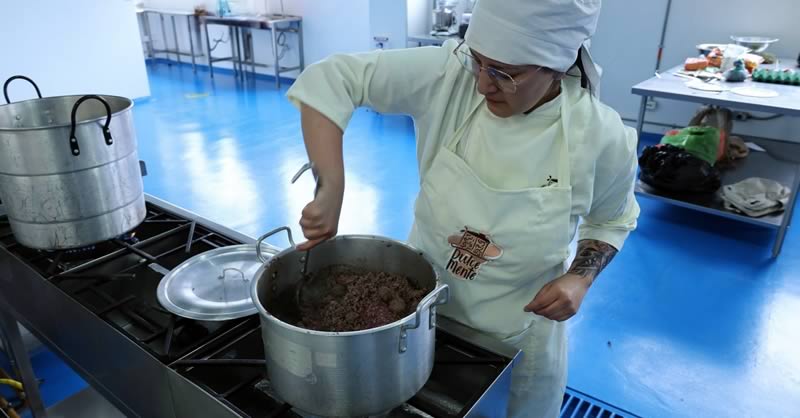 UNIVERSIDAD MARIANA IMPULSA LA AUTONOMÍA ECONÓMICA DE MUJERES EMPRENDEDORAS A TRAVÉS DE LA COCINA Y LA FORMACIÓN TÉCNICA