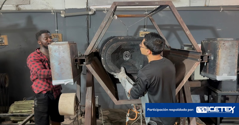 Profesor de Ingeniería Mecatrónica fortalece procesos de innovación tecnológica y sostenibilidad mediante voluntariado internacional en Ghana