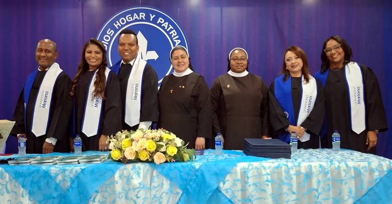 PROGRAMAS DE LICENCIATURA EN EDUCACIÓN BÁSICA PRIMARIA Y MAESTRÍA EN PEDAGOGÍA CELEBRAN GRADOS EN VALLEDUPAR