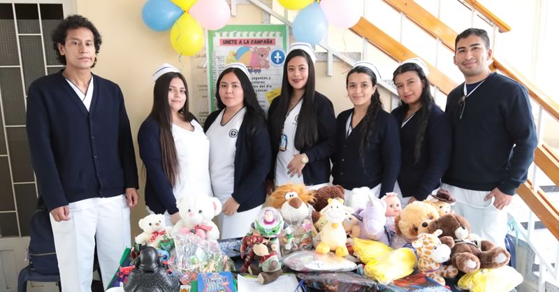 ESTUDIANTES DE ENFERMERÍA SE UNIERON A LA CONMEMORACIÓN DEL DÍA MUNDIAL DEL CÁNCER INFANTIL