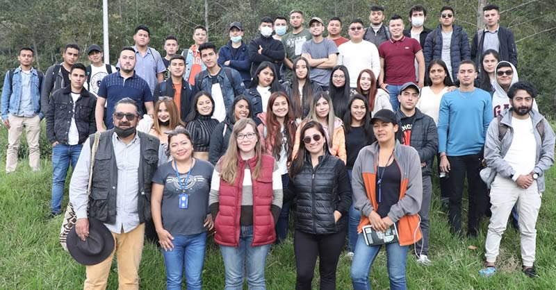 ESTUDIANTES DE INGENIERÍA CIVIL ADELANTAN INVESTIGACIÓN AMBIENTAL EN LA LAGUNA DE LA COCHA