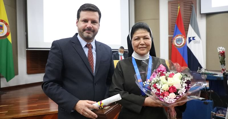 RECTORA DE LA UNIVERSIDAD MARIANA RECIBE “MÁXIMA DISTINCIÓN A LA MUJER DOMITILA SARASTY 2022”