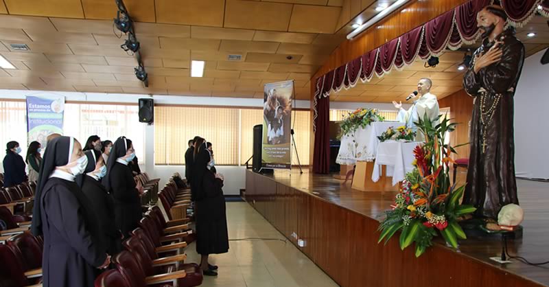 COMUNIDAD UNIVERSITARIA MARIANA CELEBRÓ LA SOLEMNIDAD DE SAN FRANCISCO DE ASÍS