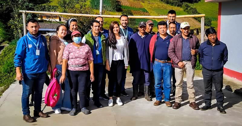 REPRESENTANTES DE LA OFICINA DE SERVICIOS Y PROYECTOS ESPECIALIZADOS VISITARON EL CORREGIMIENTO DE SANTA BÁRBARA